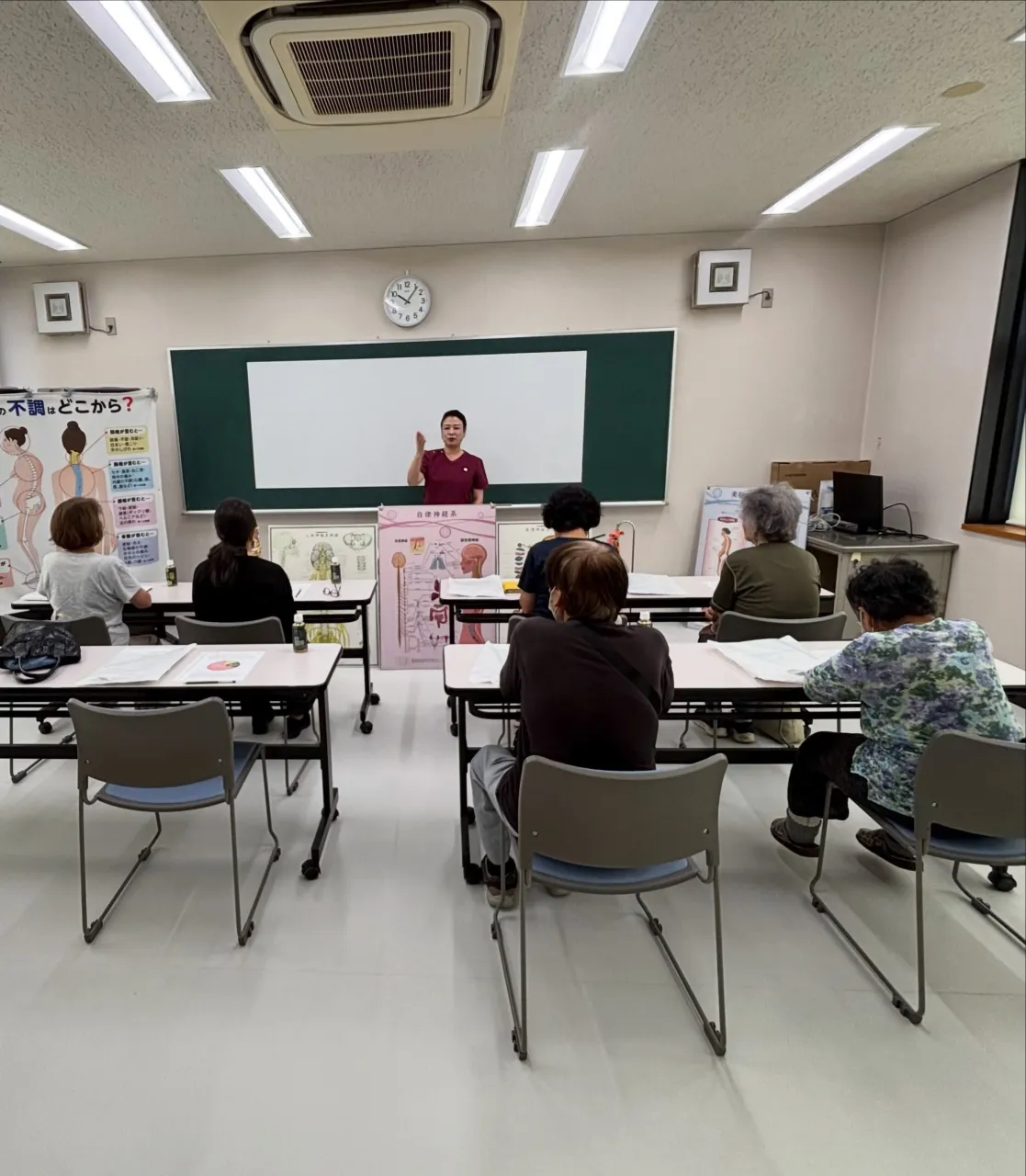 先週と今週と地元企業様よりの依頼の健康講座を開催してきました...